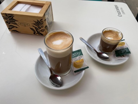 Gallery Cafe: the room