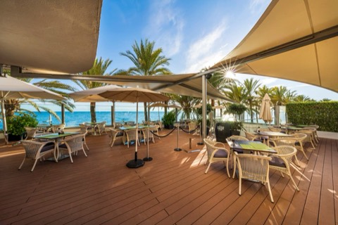 La Terraza: the room