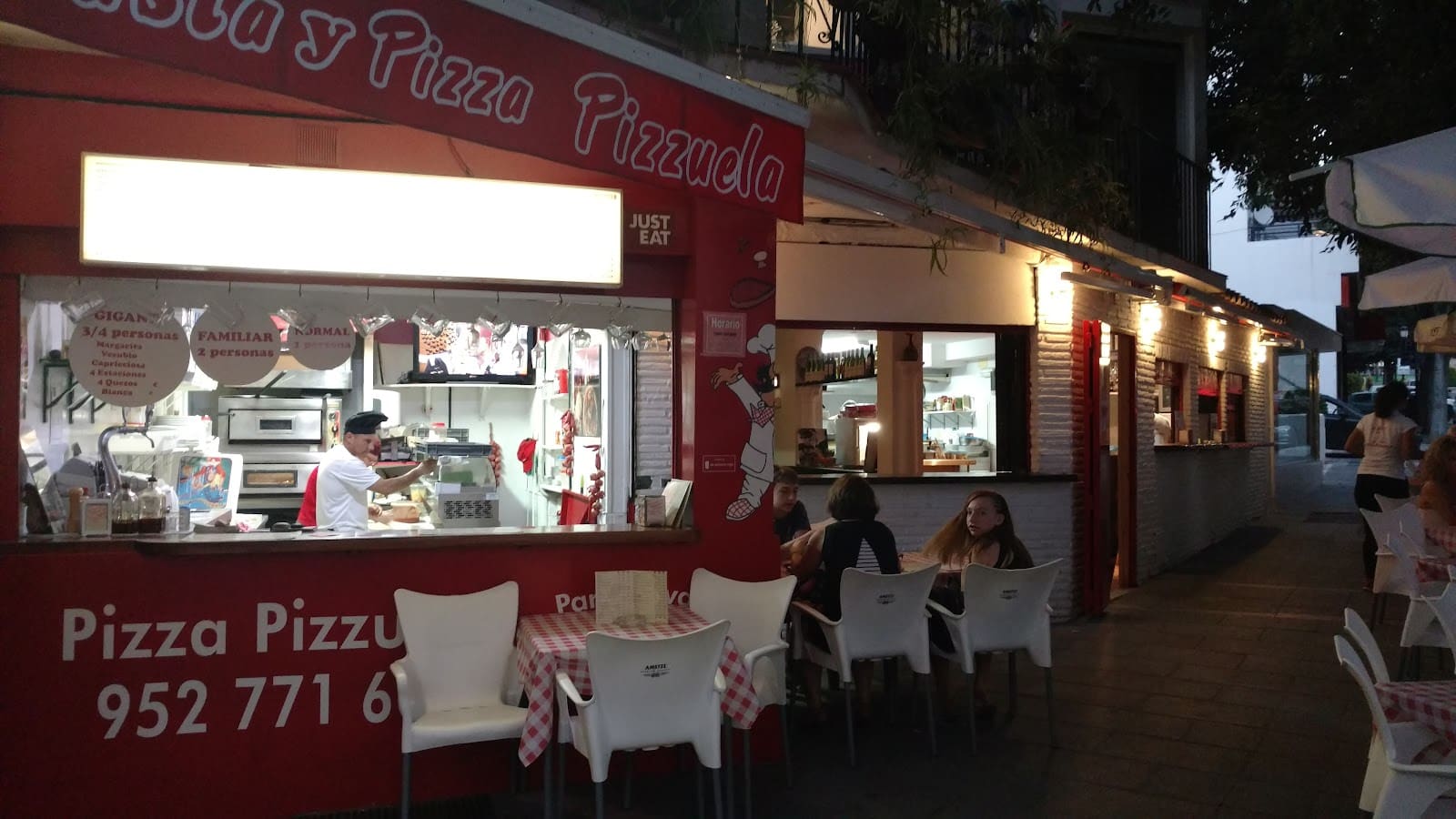 Pizza Pizzuela: the food