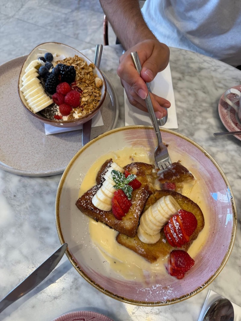 Rosas Café Marbella, Puerto Banús