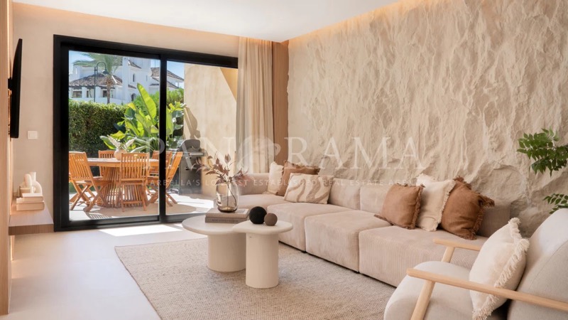 Townhouse asking €1,450,000 in Azalea Beach, Marbella