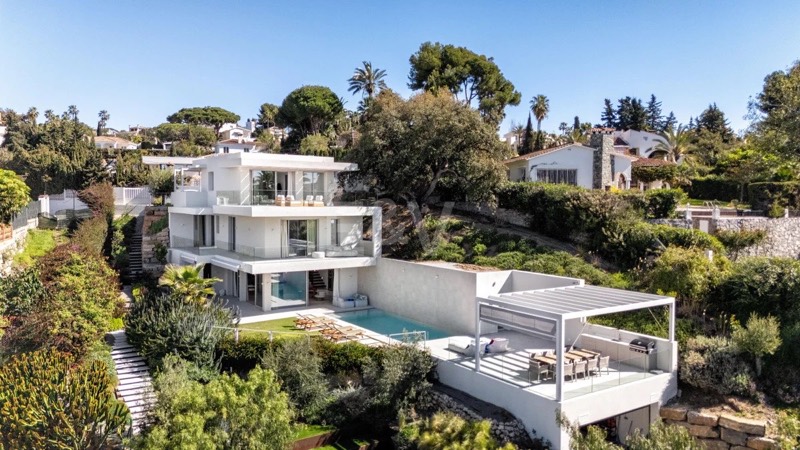 Villa asking €4,200,000 in Elviria, Marbella