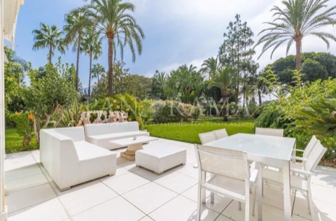 Ground floor duplex asking €1,995,000 in Gray D'Albion, Marbella