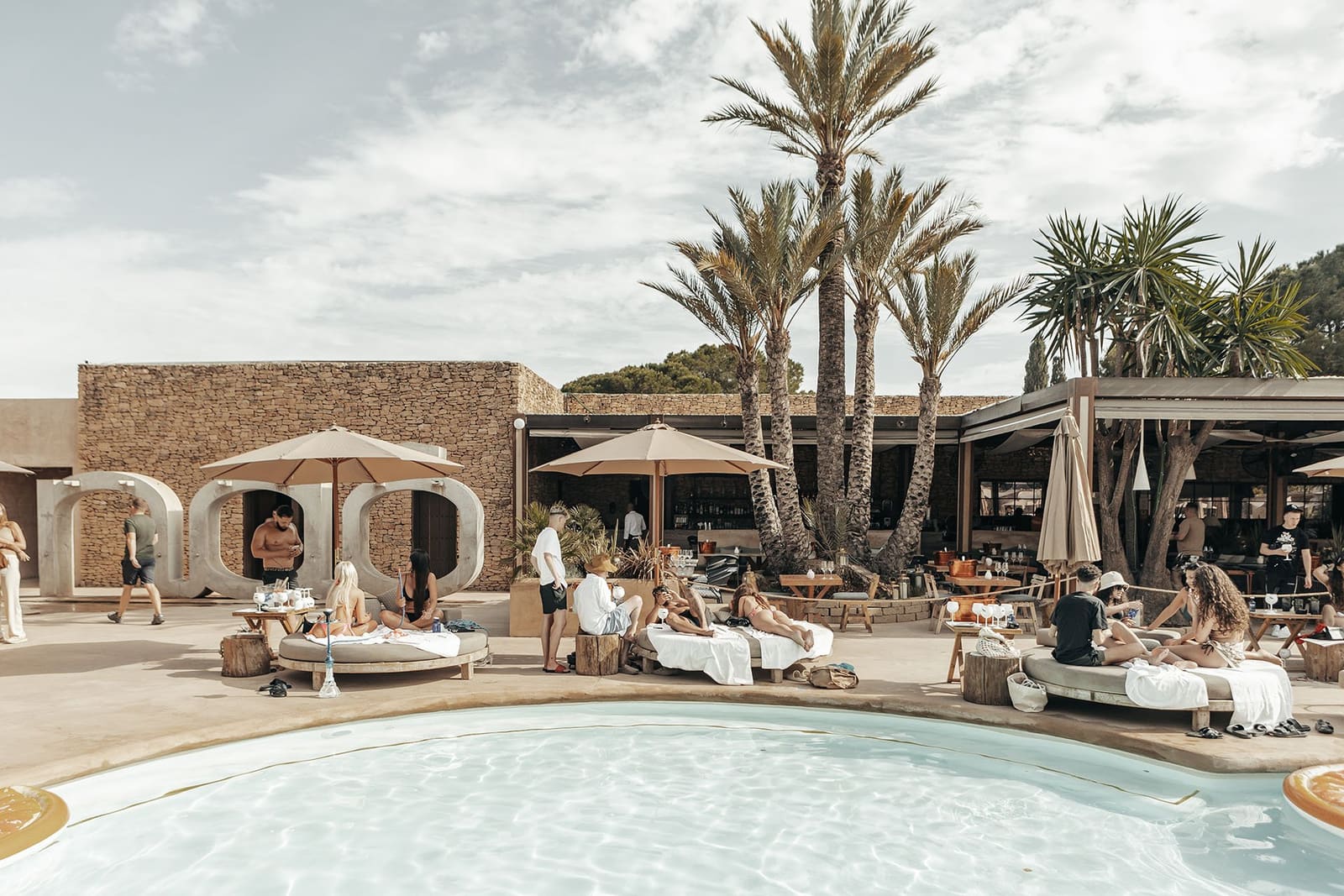 Nao Pool Club